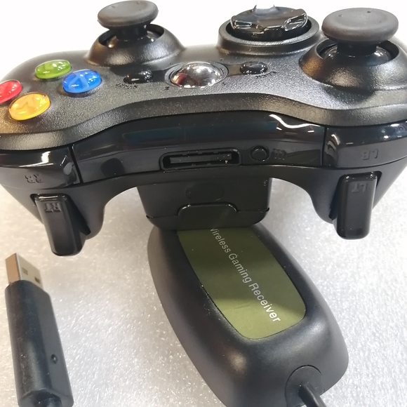 Wireless Controller Gaming - Picture 2 of 3